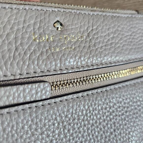 Kate spade tan pebbled leather Double Zip pockets Wristlet - Picture 2 of 8